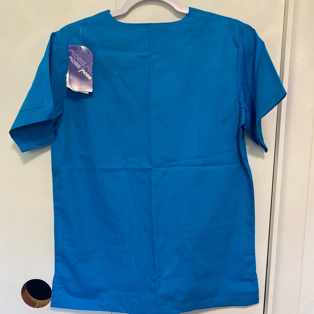 Scrub Top - Picture 2 of 3
